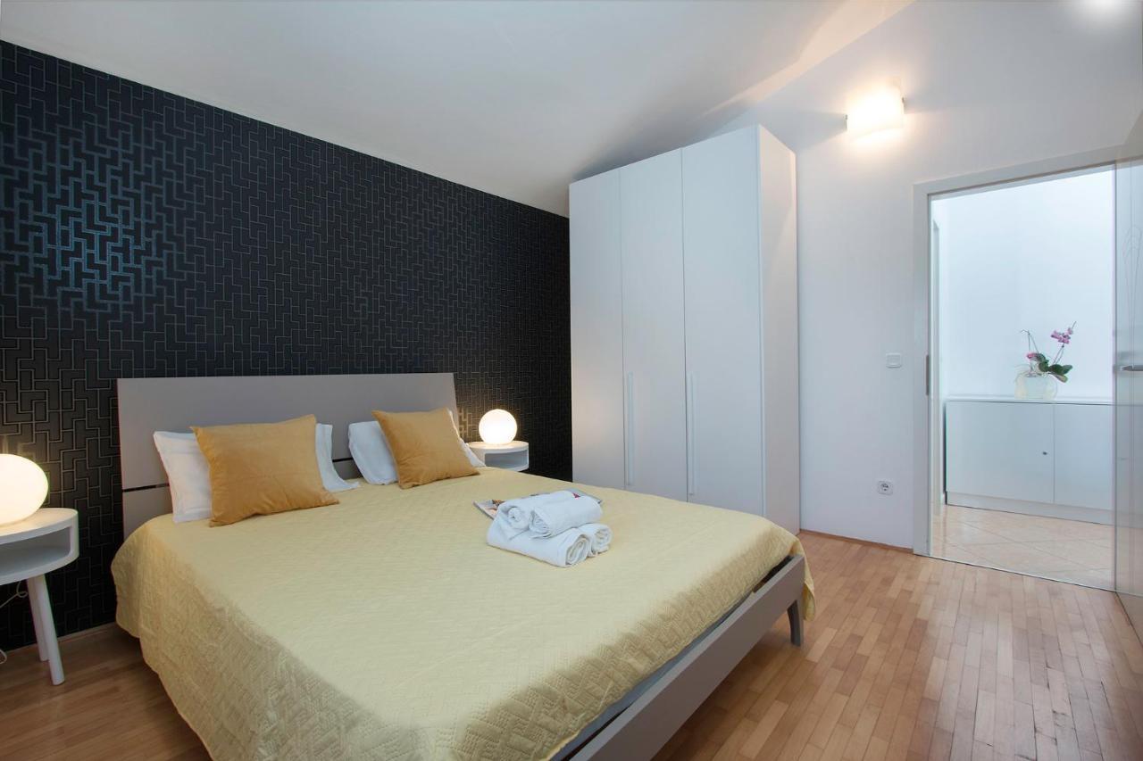 Seafront Apartment Gaby Медулин Экстерьер фото