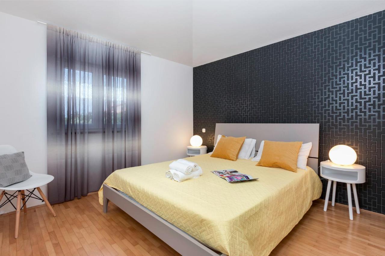 Seafront Apartment Gaby Медулин Экстерьер фото